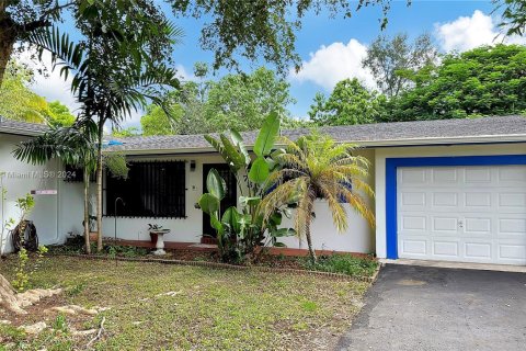 Casa en venta en Miami, Florida, 4 dormitorios, 284.1 m2 № 1393502 - foto 27