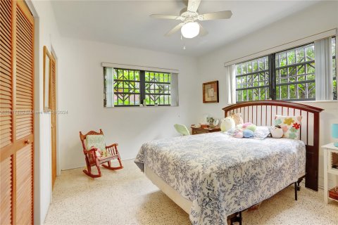 Casa en venta en Miami, Florida, 4 dormitorios, 284.1 m2 № 1393502 - foto 11