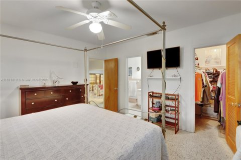 Casa en venta en Miami, Florida, 4 dormitorios, 284.1 m2 № 1393502 - foto 14