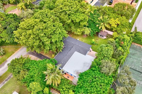 Villa ou maison à vendre à Miami, Floride: 4 chambres, 284.1 m2 № 1393502 - photo 4