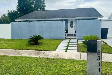 House in Tampa, Florida 3 bedrooms, 113.43 sq.m. № 1363701 - photo 2