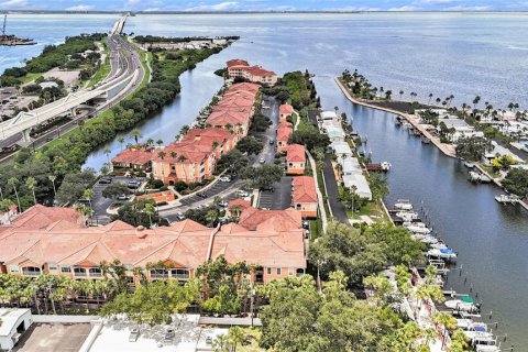 Copropriété à vendre à Tampa, Floride: 2 chambres, 89.93 m2 № 1363703 - photo 1