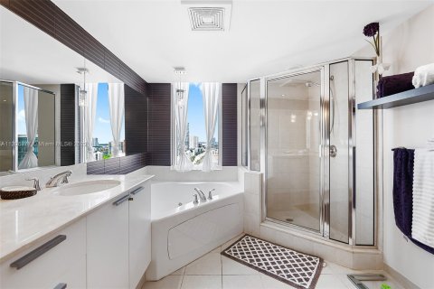 Copropriété à louer à Sunny Isles Beach, Floride: 2 chambres, 132.2 m2 № 17553 - photo 20