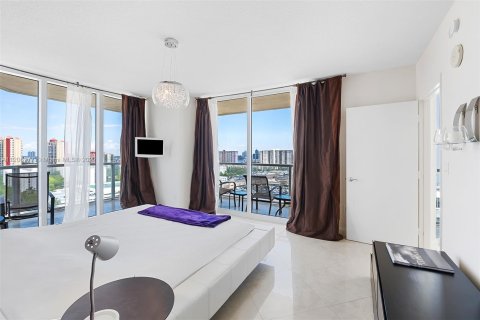 Copropriété à louer à Sunny Isles Beach, Floride: 2 chambres, 132.2 m2 № 17553 - photo 18