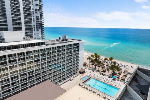 Copropriété à louer à Sunny Isles Beach, Floride: 2 chambres, 132.2 m2 № 17553 - photo 25