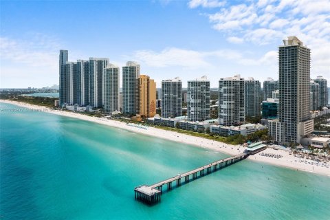 Copropriété à louer à Sunny Isles Beach, Floride: 2 chambres, 132.2 m2 № 17553 - photo 6