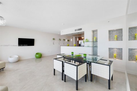 Copropriété à louer à Sunny Isles Beach, Floride: 2 chambres, 132.2 m2 № 17553 - photo 16