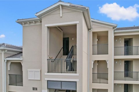 Copropriété à louer à Lakewood Ranch, Floride: 2 chambres, 102.19 m2 № 715156 - photo 1