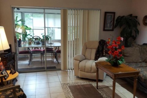 House in Lake Worth, Florida 2 bedrooms, 87.42 sq.m. № 1116739 - photo 5