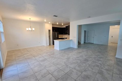 Townhouse in Kissimmee, Florida 4 bedrooms, 192.03 sq.m. № 1311775 - photo 4