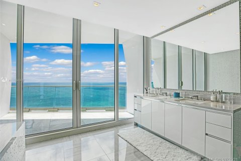 Copropriété à vendre à Sunny Isles Beach, Floride: 3 chambres, 233.28 m2 № 11709 - photo 17