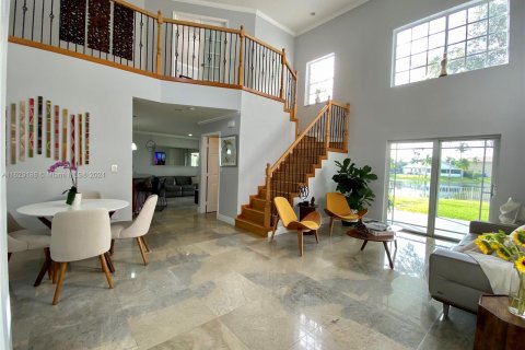 Villa ou maison à vendre à Pembroke Pines, Floride: 3 chambres, 166.02 m2 № 1269970 - photo 15