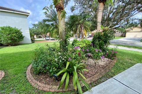 Villa ou maison à vendre à Pembroke Pines, Floride: 3 chambres, 166.02 m2 № 1269970 - photo 8