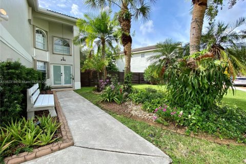 Villa ou maison à vendre à Pembroke Pines, Floride: 3 chambres, 166.02 m2 № 1269970 - photo 5