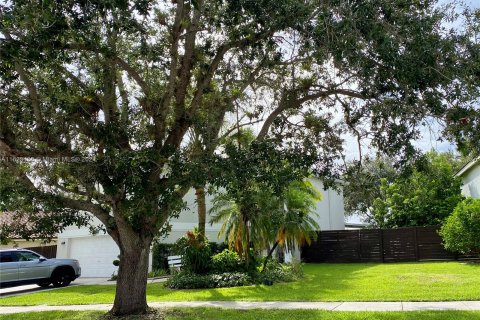 Villa ou maison à vendre à Pembroke Pines, Floride: 3 chambres, 166.02 m2 № 1269970 - photo 10