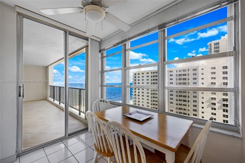 Condo in Fort Lauderdale, Florida, 2 bedrooms  № 1270008 - photo 2