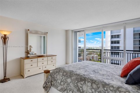 Condo in Fort Lauderdale, Florida, 2 bedrooms  № 1270008 - photo 9