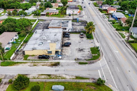 Propiedad comercial en venta en Miami, Florida № 1377403 - foto 8