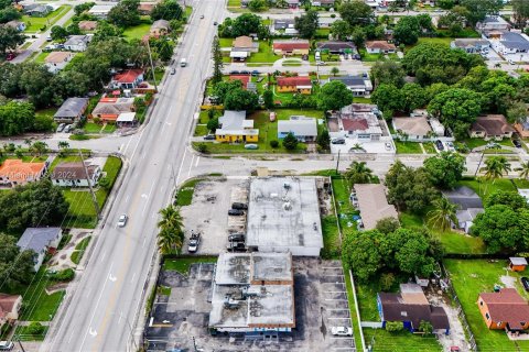 Propiedad comercial en venta en Miami, Florida № 1377403 - foto 5