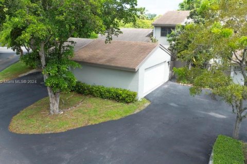 Townhouse in Miami, Florida 3 bedrooms, 147.16 sq.m. № 1362408 - photo 7