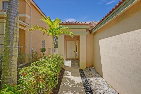 Villa ou maison à vendre à Weston, Floride: 3 chambres, 128.76 m2 № 1362608 - photo 2