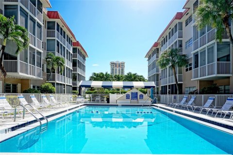 Copropriété à vendre à Hallandale Beach, Floride: 1 chambre, 69.96 m2 № 1362607 - photo 1