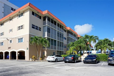 Copropriété à vendre à Hallandale Beach, Floride: 1 chambre, 69.96 m2 № 1362607 - photo 4