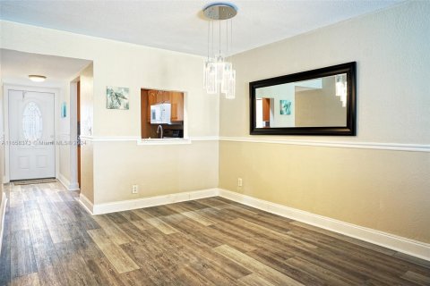 Copropriété à vendre à Hallandale Beach, Floride: 1 chambre, 69.96 m2 № 1362607 - photo 9