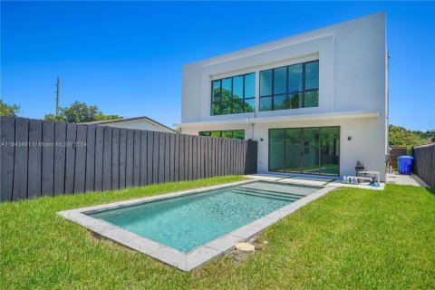 Casa en venta en Miami, Florida, 3 dormitorios, 155.7 m2 № 1325770 - foto 25