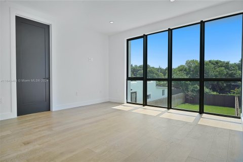 Casa en venta en Miami, Florida, 3 dormitorios, 155.7 m2 № 1325770 - foto 17