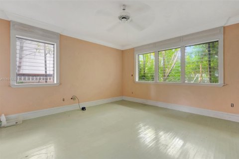 House in Miami, Florida 3 bedrooms, 212.1 sq.m. № 1233543 - photo 20