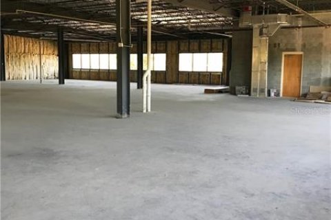 Propiedad comercial en alquiler en Tampa, Florida, 3103.49 m2 № 212807 - foto 21