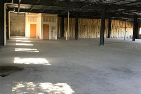 Propiedad comercial en alquiler en Tampa, Florida, 3103.49 m2 № 212807 - foto 20