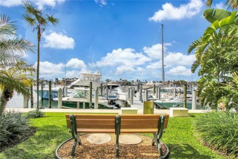 Condo in Fort Lauderdale, Florida, 2 bedrooms  № 1173973 - photo 19