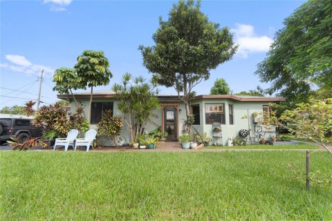 House in North Miami Beach, Florida 4 bedrooms, 221.94 sq.m. № 1407633 - photo 4