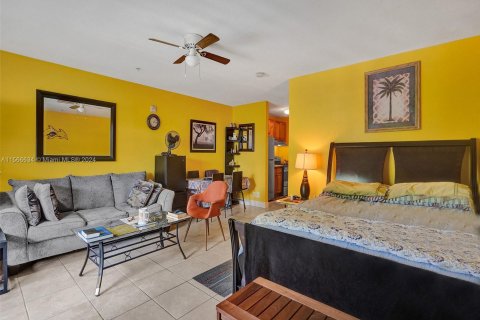 Copropriété à vendre à Plantation, Floride: 1 chambre, 38.65 m2 № 1103891 - photo 1