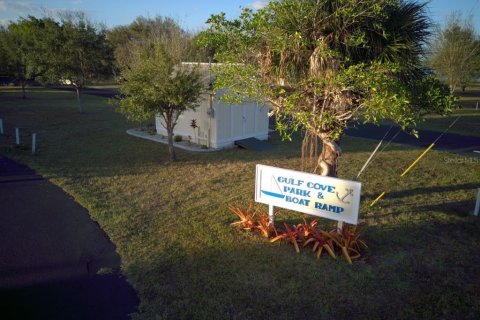 Terrain à vendre à Port Charlotte, Floride № 215485 - photo 15