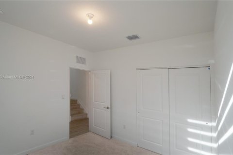 Townhouse in Homestead, Florida 4 bedrooms, 127.65 sq.m. № 1311106 - photo 13