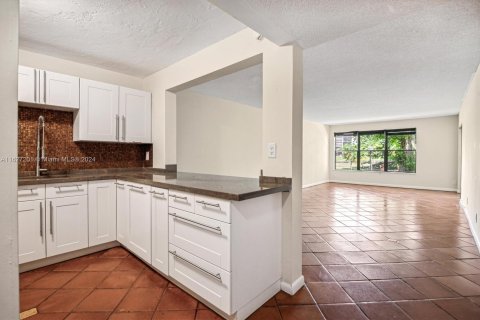 Condo in Pompano Beach, Florida, 3 bedrooms  № 1281372 - photo 2