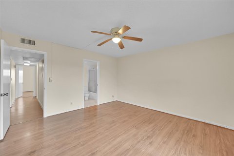 Copropriété à vendre à Coconut Creek, Floride: 2 chambres, 107.77 m2 № 1120244 - photo 21