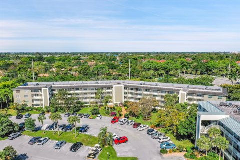 Condominio en venta en Coconut Creek, Florida, 2 dormitorios, 107.77 m2 № 1120244 - foto 12