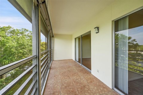 Copropriété à vendre à Coconut Creek, Floride: 2 chambres, 107.77 m2 № 1120244 - photo 15