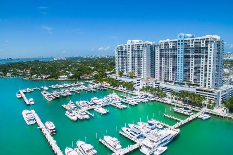 Copropriété à vendre à Miami Beach, Floride: 2 chambres, 117.99 m2 № 1281341 - photo 1