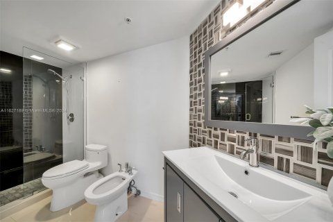 Copropriété à vendre à Miami Beach, Floride: 2 chambres, 117.99 m2 № 1281341 - photo 16