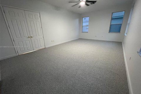 House in Miramar, Florida 6 bedrooms, 337.05 sq.m. № 1367064 - photo 6