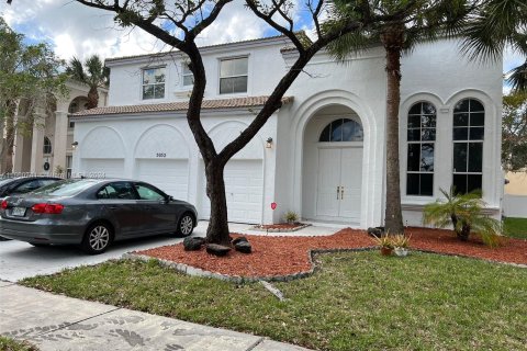 Villa ou maison à vendre à Miramar, Floride: 6 chambres, 337.05 m2 № 1367064 - photo 1