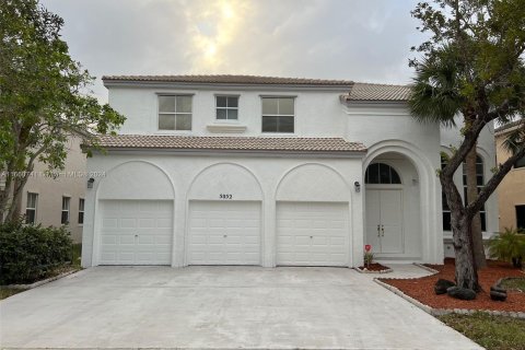 House in Miramar, Florida 6 bedrooms, 337.05 sq.m. № 1367064 - photo 2