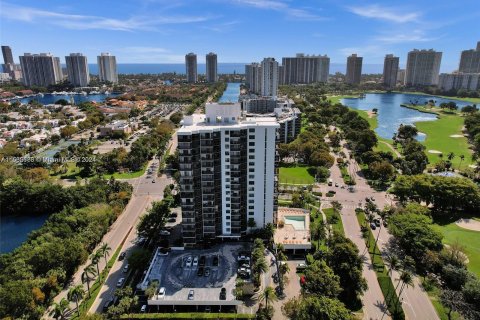 Condominio en venta en Aventura, Florida, 2 dormitorios, 116.13 m2 № 1305561 - foto 2