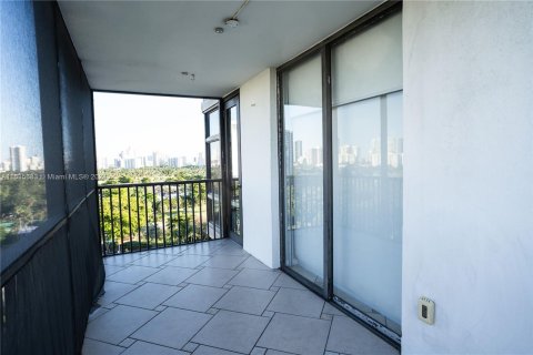 Condominio en venta en Aventura, Florida, 2 dormitorios, 116.13 m2 № 1305561 - foto 17