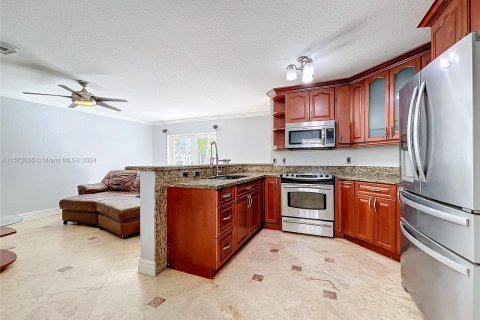 Casa en venta en Miramar, Florida, 4 dormitorios, 209.4 m2 № 1134729 - foto 28